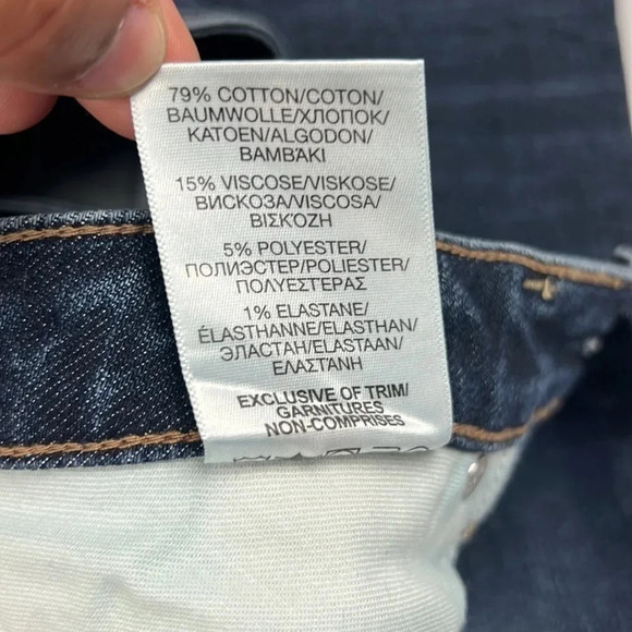 NWT SilverJean Co High Rise Fleet Kick Crop Jean Size 28 - Picture 7 of 11